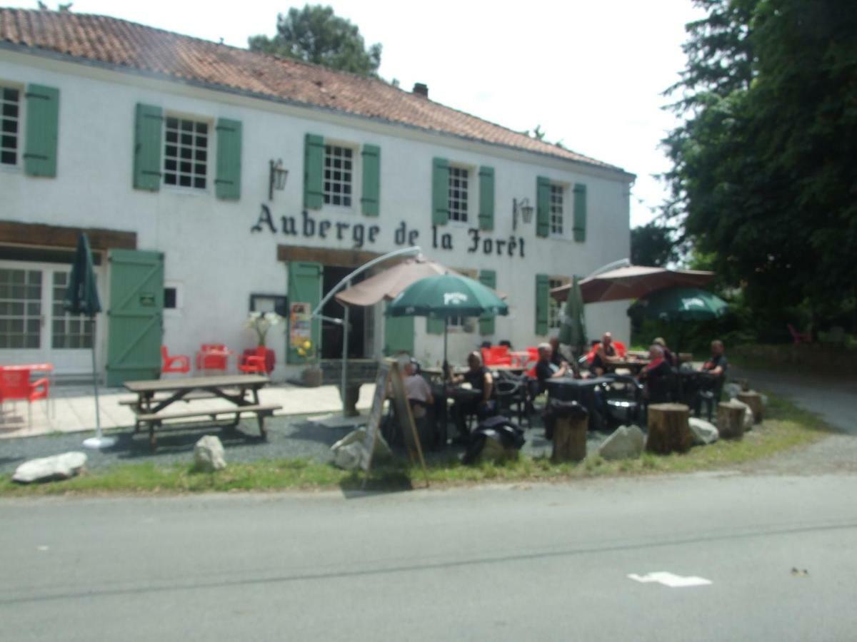 L'Auberge De La Foret Mervent Exterior foto